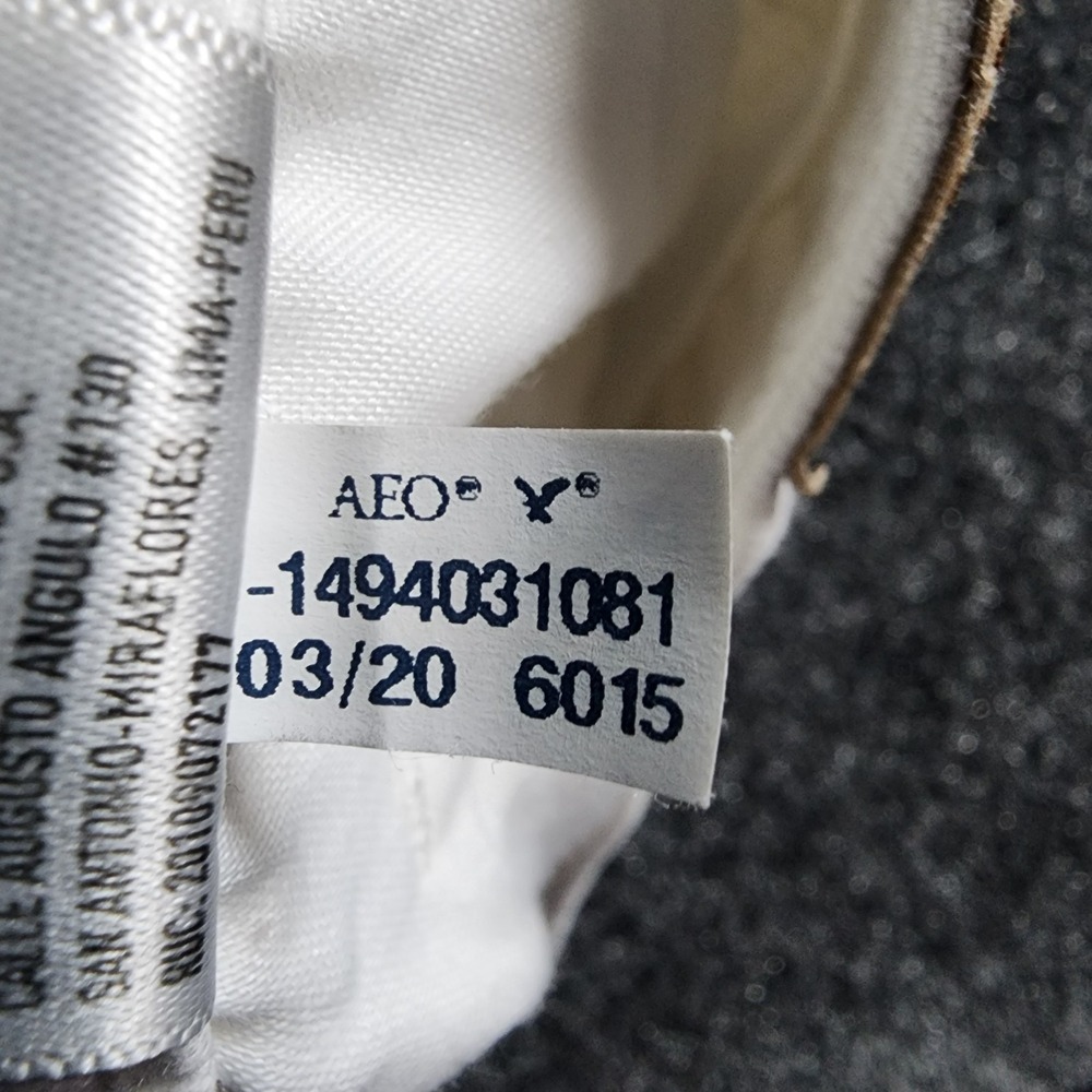 American Eagle Outfitters Women's White‎ Curvy Hi-Rise Shorts Size 4 Distressed - Picture 7 of 10